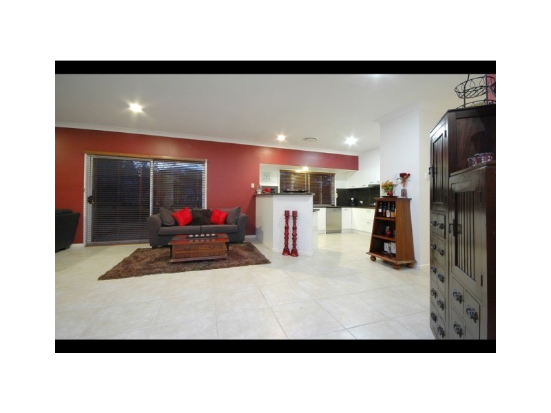 2 Douglas Circuit, North Lakes QLD 4509