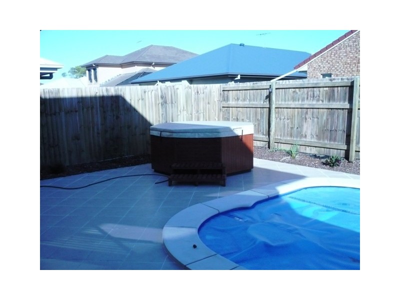 9 Whitebeech Court, North Lakes QLD 4509