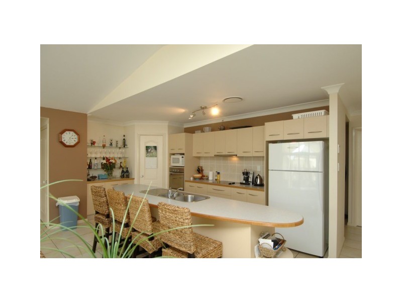 8 Saffron Court, North Lakes QLD 4509