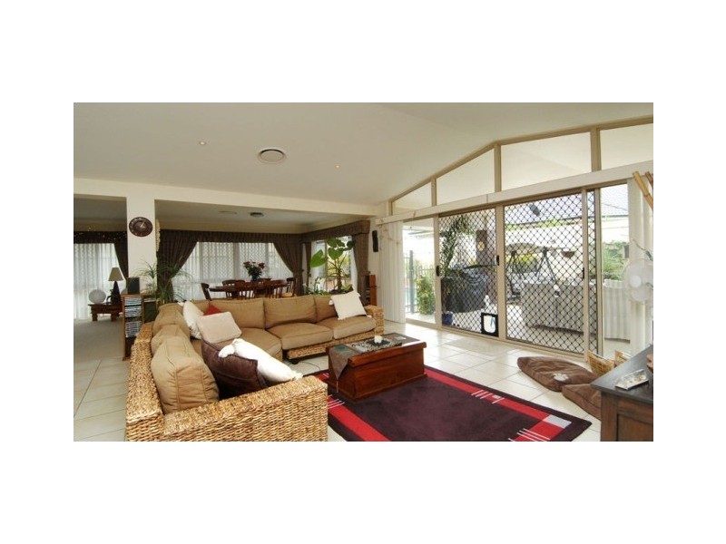 8 Saffron Court, North Lakes QLD 4509