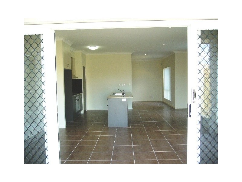 10 Eaton Close, North Lakes QLD 4509