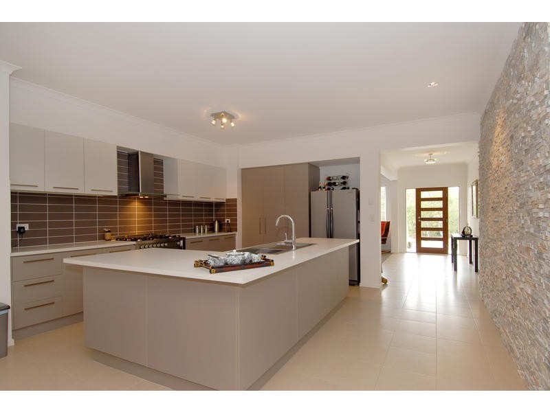 30 Whitecedar Circuit, North Lakes QLD 4509