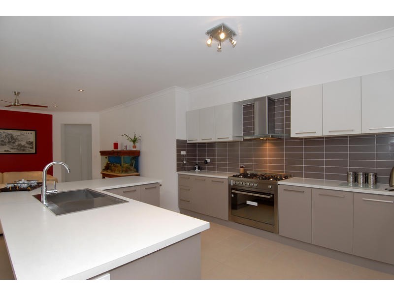 30 Whitecedar Circuit, North Lakes QLD 4509