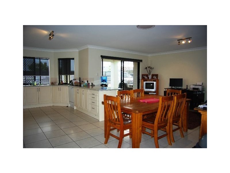15 Sandpiper Avenue, North Lakes QLD 4509