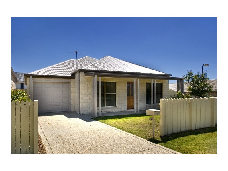 9 Pandorea Circuit, North Lakes QLD 4509