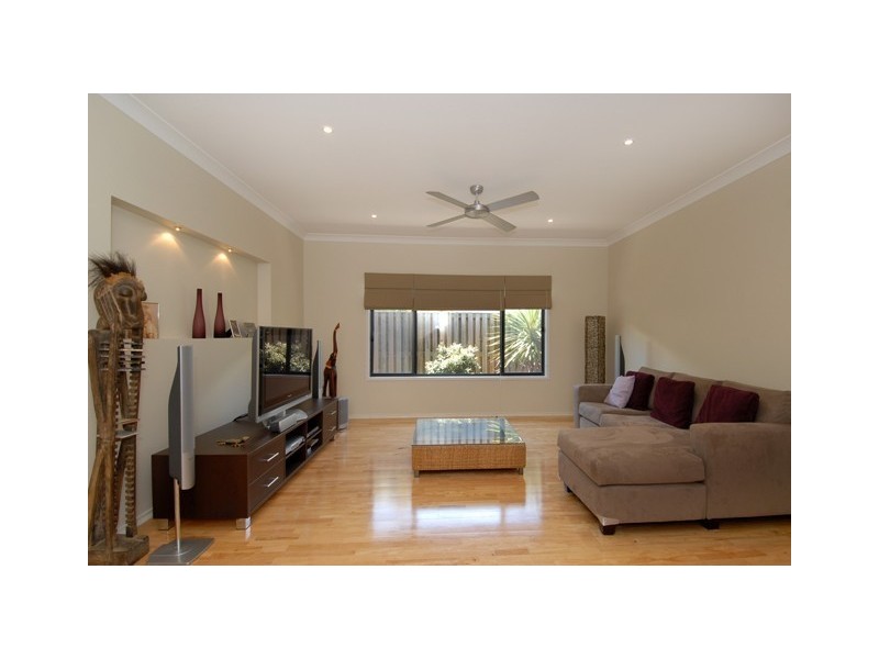 20 Thomson Close, North Lakes QLD 4509