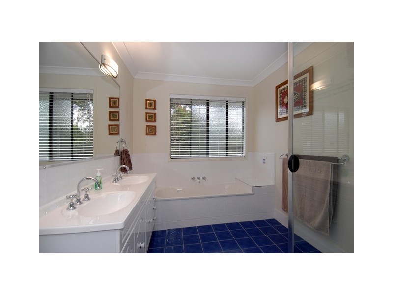 16 Satinash Court, North Lakes QLD 4509