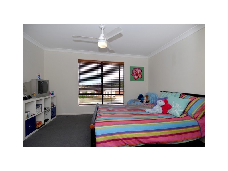16 Satinash Court, North Lakes QLD 4509