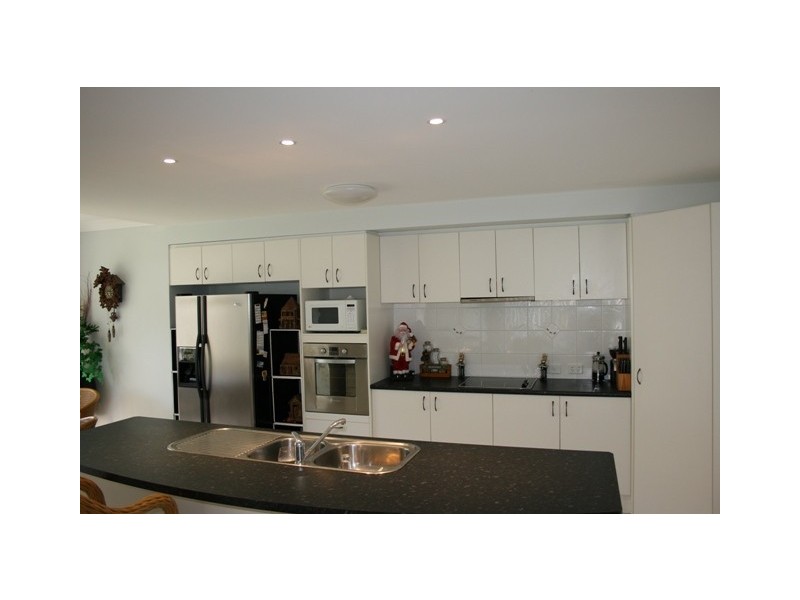 8 Whitfield Crescent, North Lakes QLD 4509