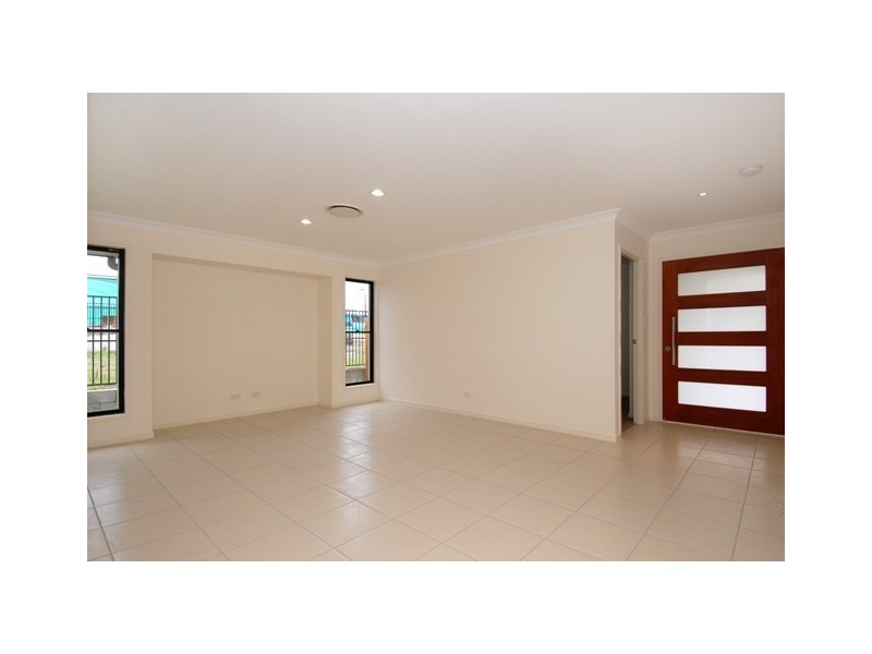 7 Waterway Crescent, Murrumba Downs QLD 4503