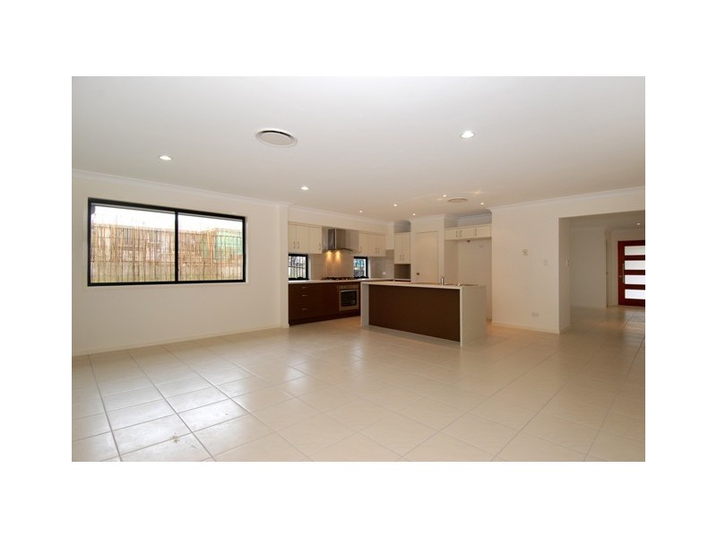 7 Waterway Crescent, Murrumba Downs QLD 4503