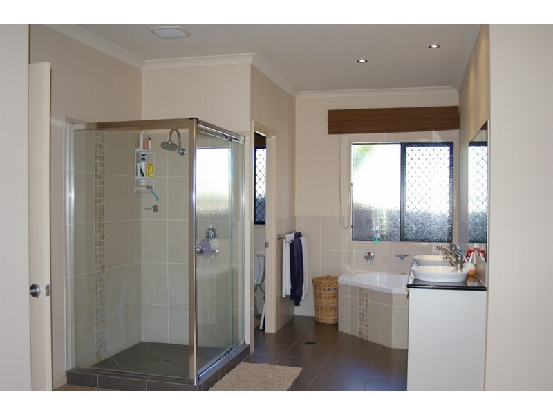 1 Appleby Close, North Lakes QLD 4509