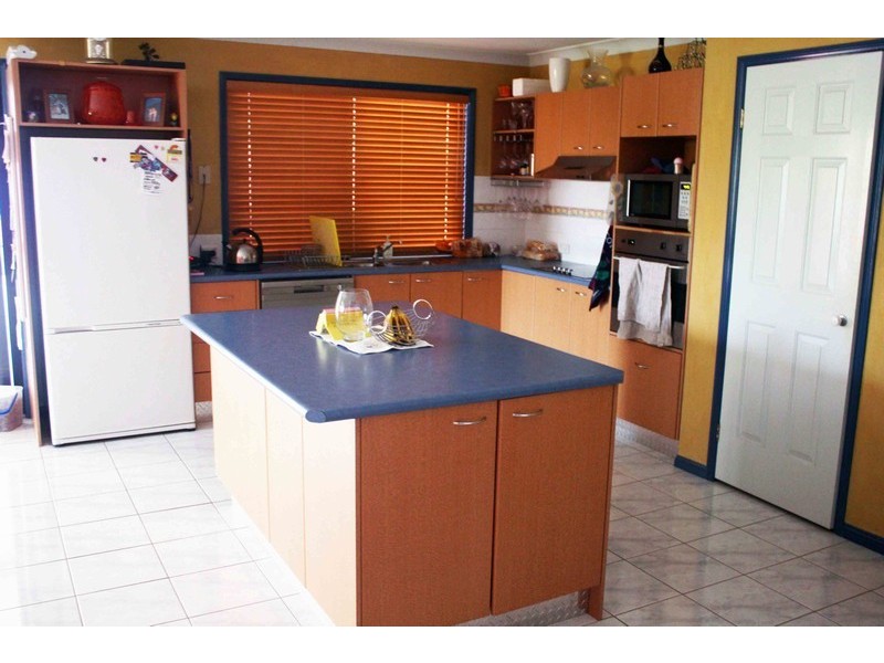 5 Chilton Crescent, North Lakes QLD 4509