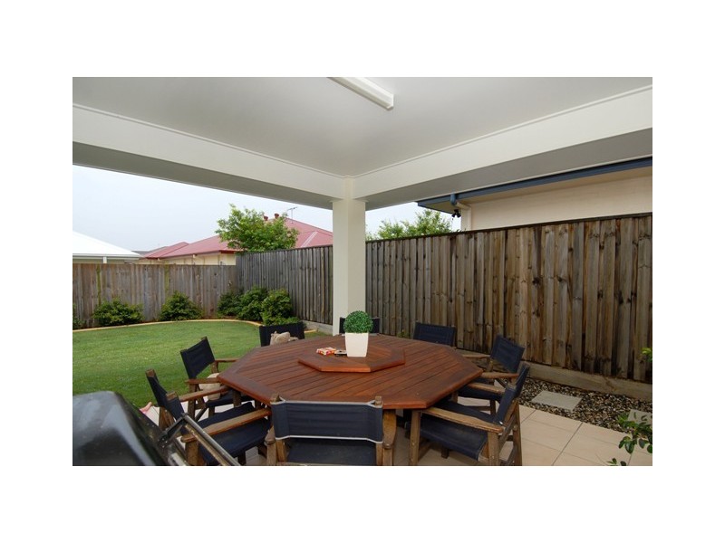 4 Senior Close, North Lakes QLD 4509