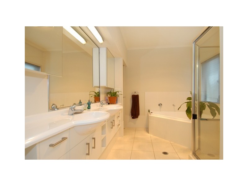 4 Senior Close, North Lakes QLD 4509