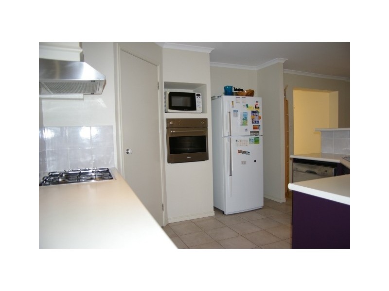 9 Albatross Close, North Lakes QLD 4509