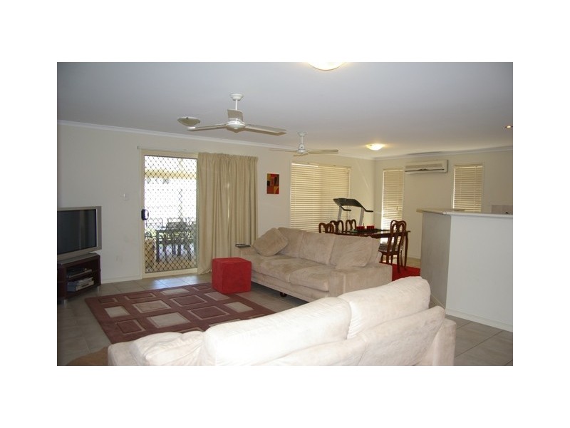 9 Albatross Close, North Lakes QLD 4509