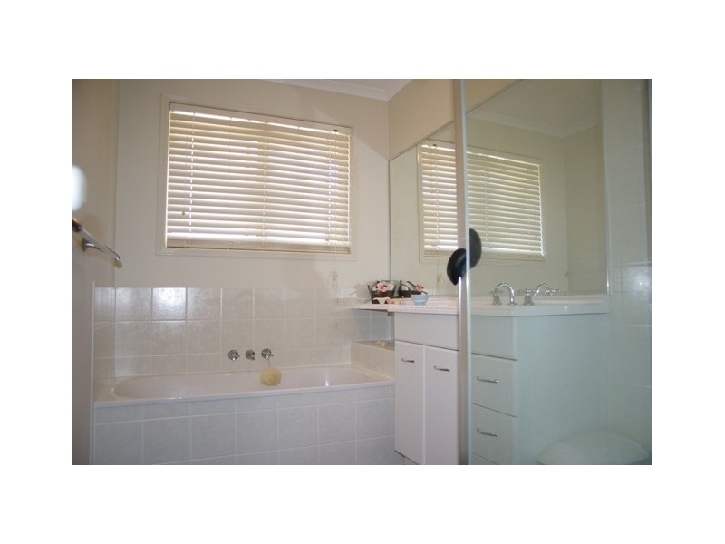 9 Albatross Close, North Lakes QLD 4509