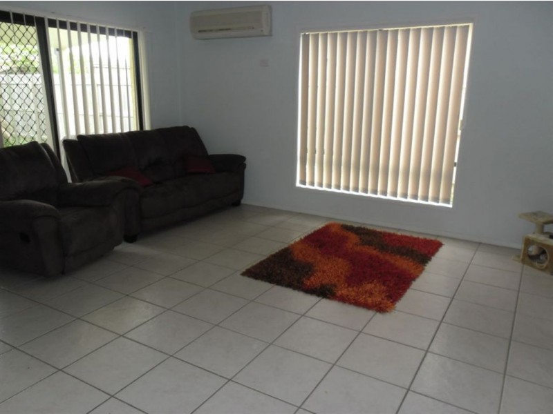 8 Senior Close, North Lakes QLD 4509