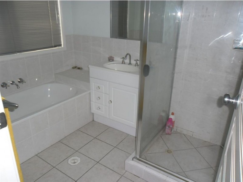 8 Senior Close, North Lakes QLD 4509