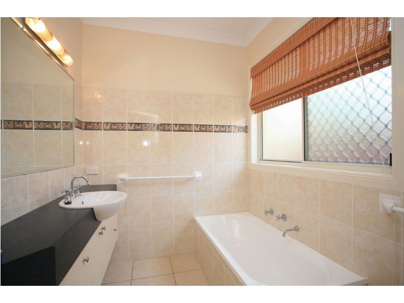 60 Cottonwood Circuit, North Lakes QLD 4509