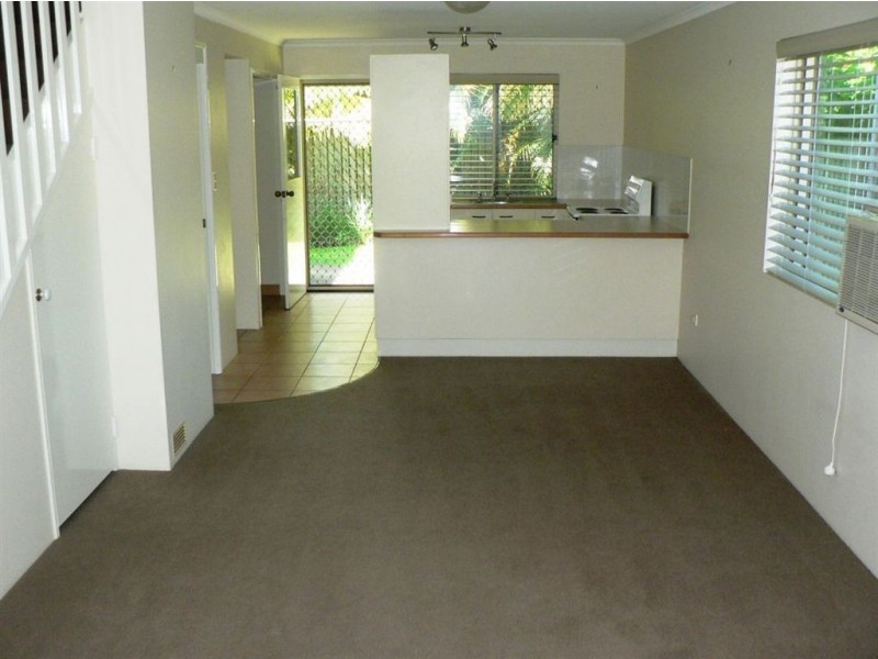 4/7 Bailey Street, Woody Point QLD 4019