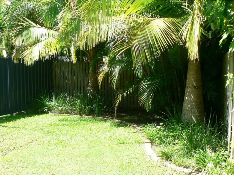 4/7 Bailey Street, Woody Point QLD 4019