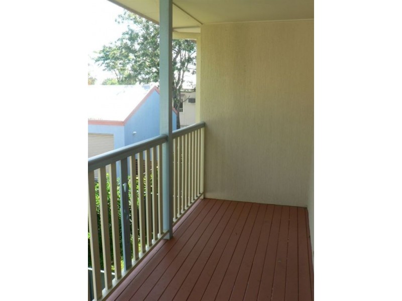 4/7 Bailey Street, Woody Point QLD 4019