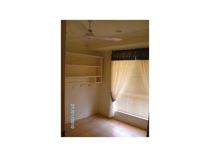 8 Mohr Court, Petrie QLD 4502