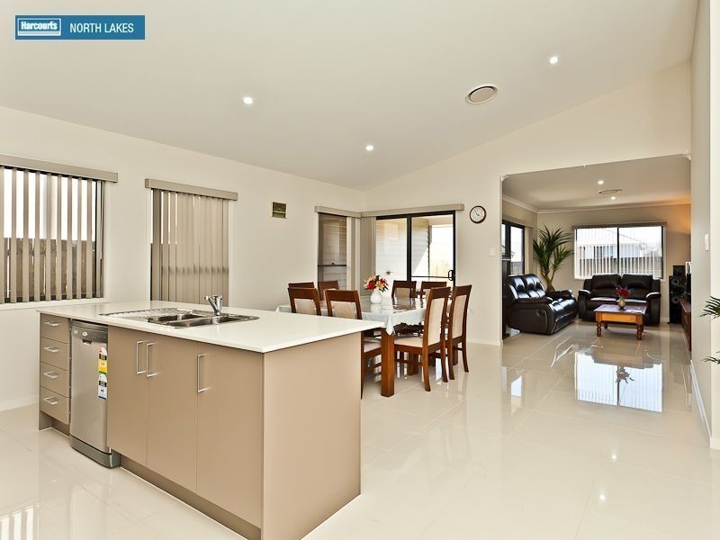 70 Daintree Circuit, North Lakes QLD 4509