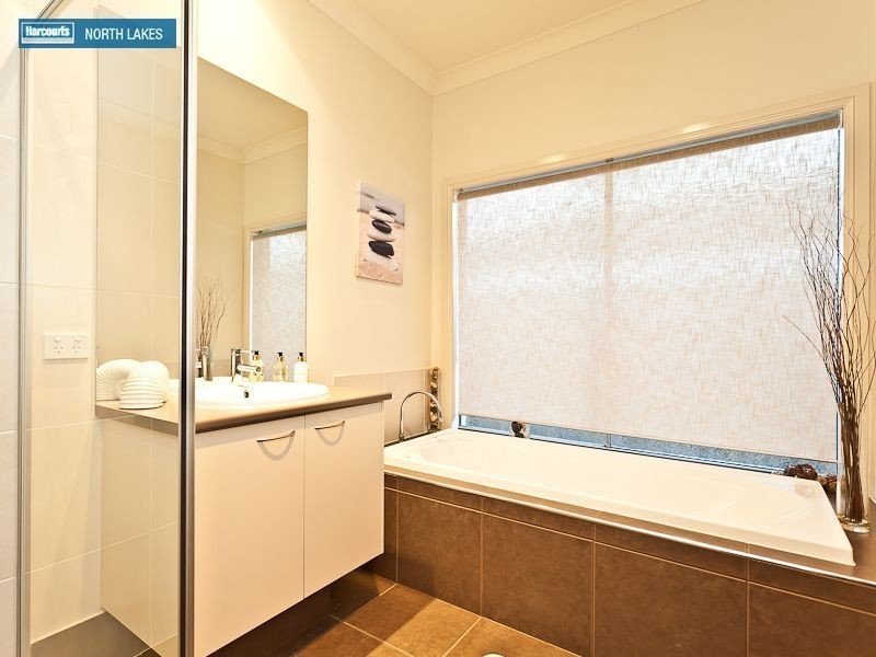 24 Kowari Crescent, North Lakes QLD 4509