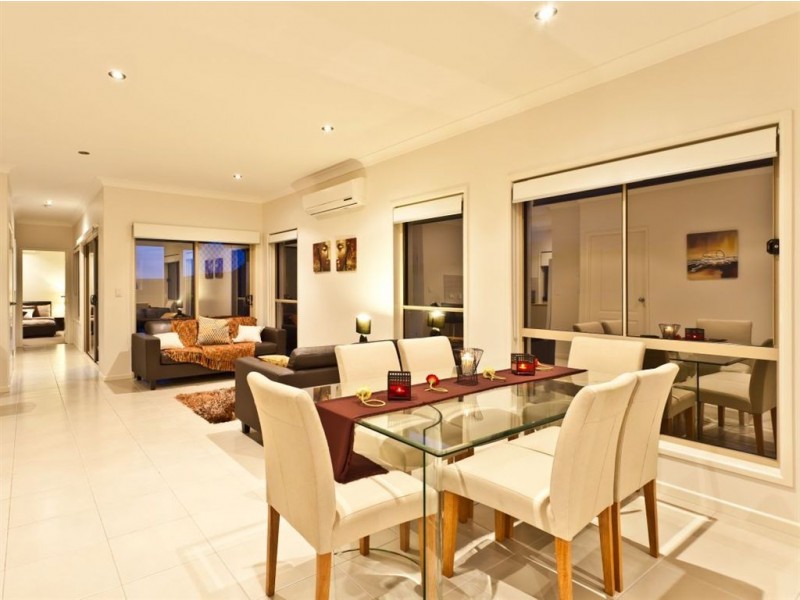 14 Rawlins Crescent, North Lakes QLD 4509