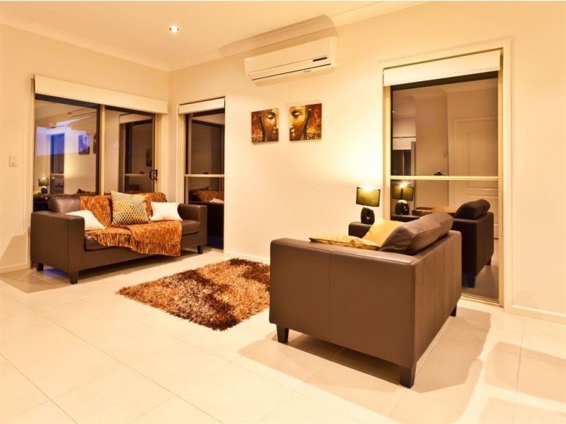 14 Rawlins Crescent, North Lakes QLD 4509