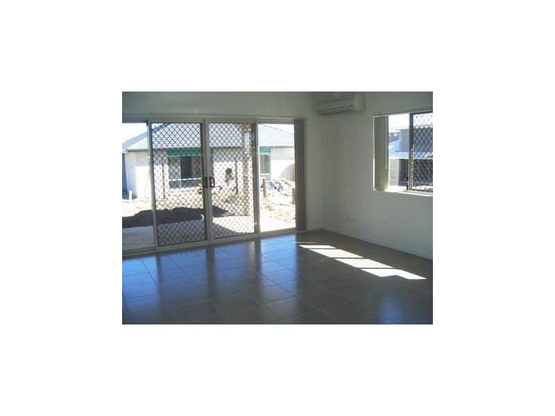 15 Warabi Cres, North Lakes QLD 4509