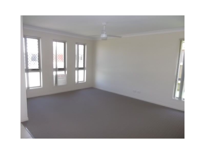 7 Edward Close, North Lakes QLD 4509