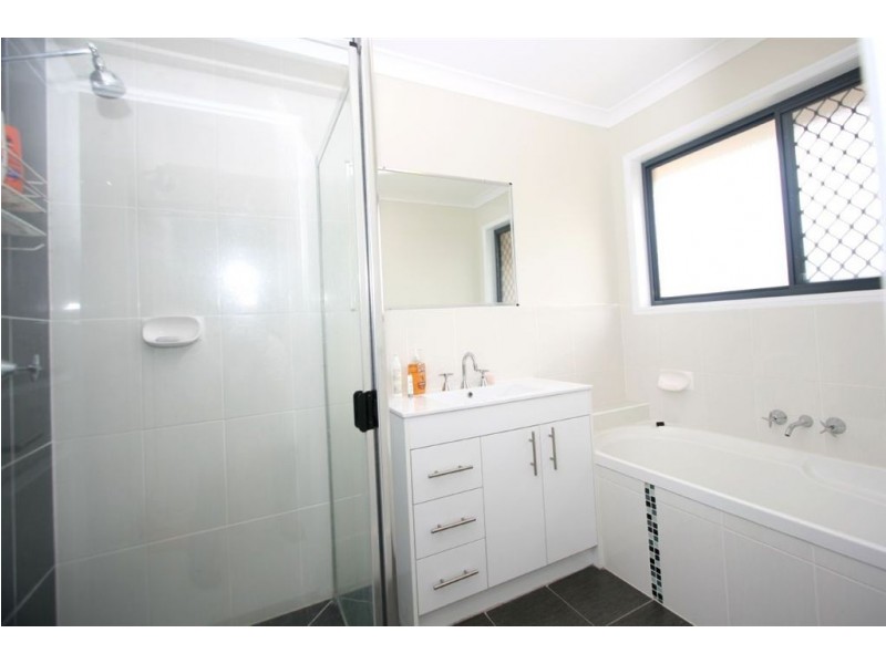 7 McKillop Street, Rothwell QLD 4022