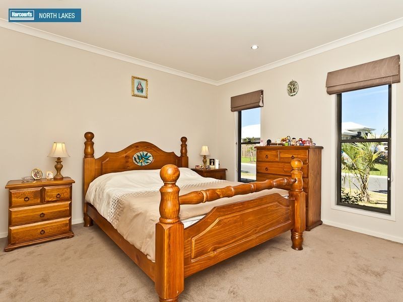 70 Daintree Cct, North Lakes QLD 4509