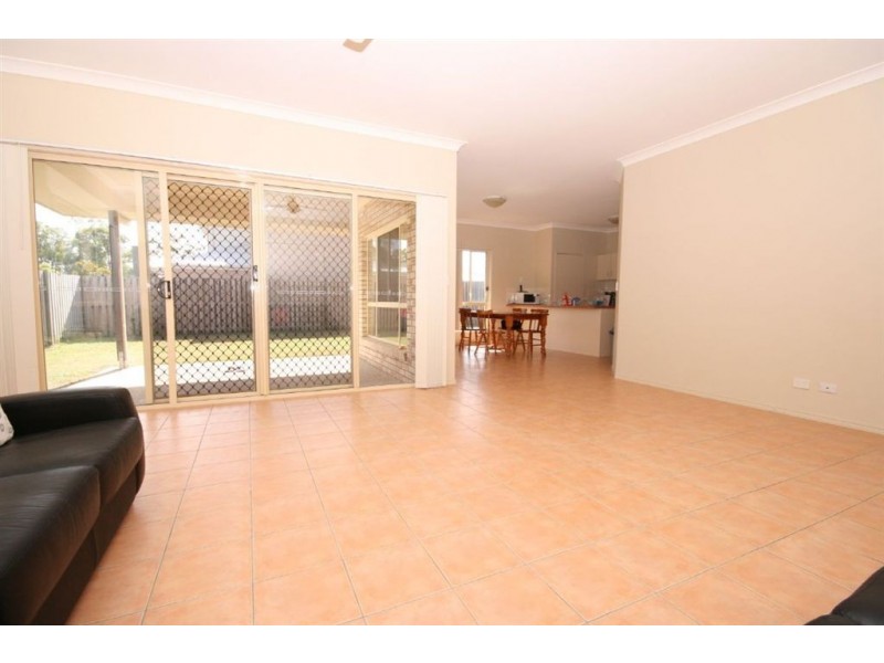 8 Dingo, North Lakes QLD 4509
