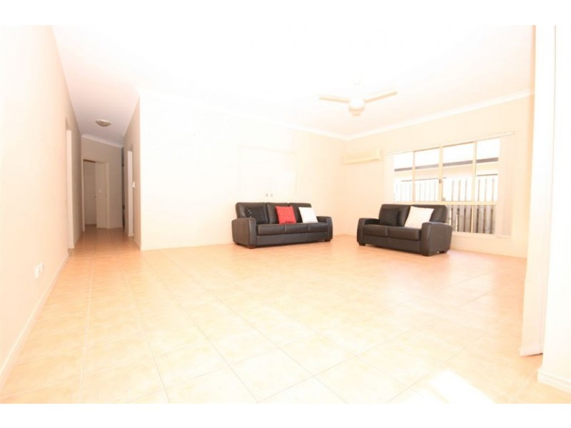 8 Dingo, North Lakes QLD 4509