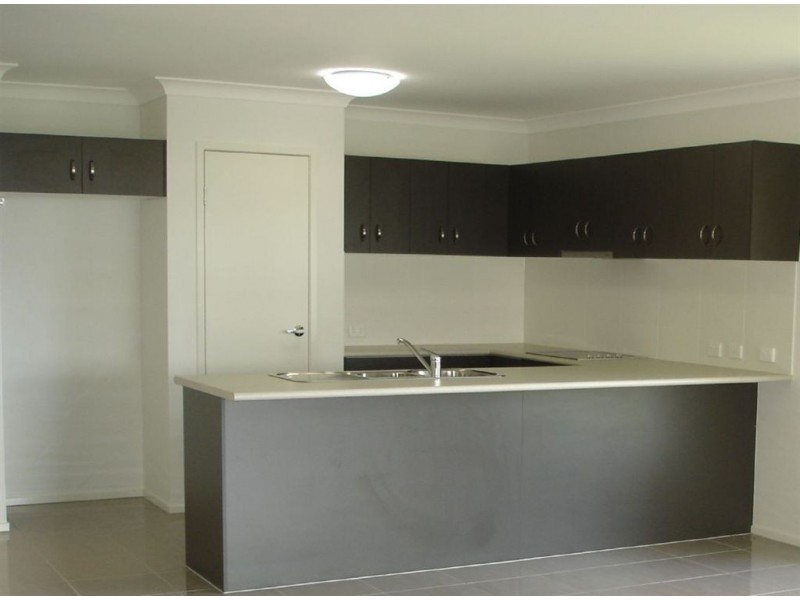 9 Williams Crescent, North Lakes QLD 4509