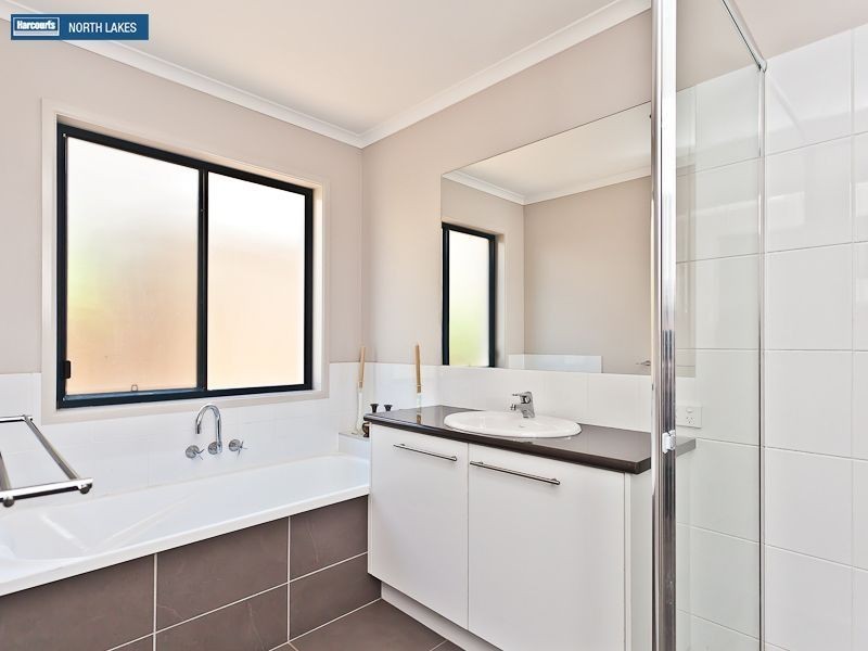 5 First Street, North Lakes QLD 4509