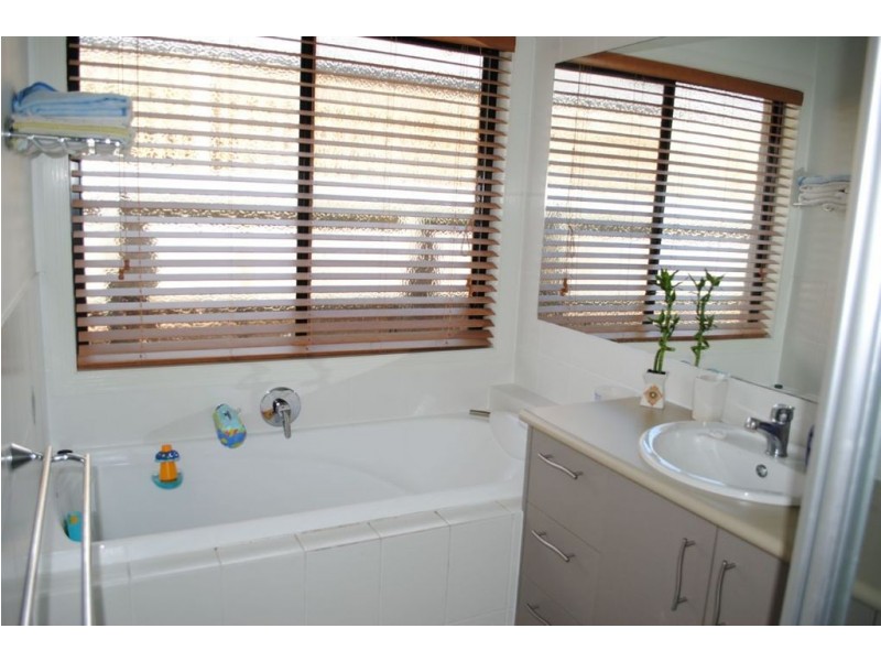 11 Riberry Court, North Lakes QLD 4509