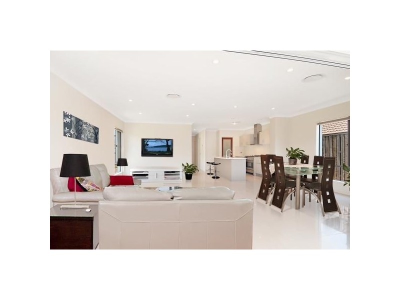 14 Planigale Crescent, North Lakes QLD 4509