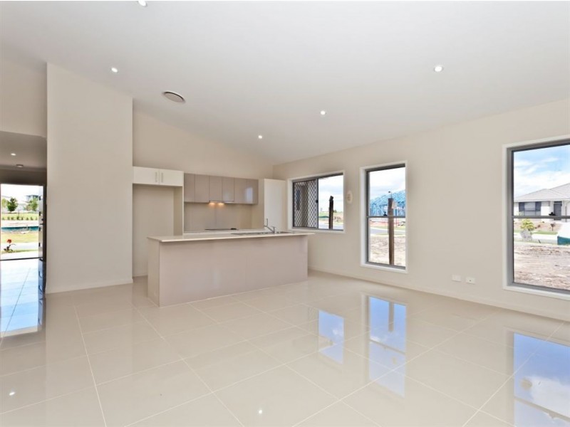 24 Merion Crescent, North Lakes QLD 4509