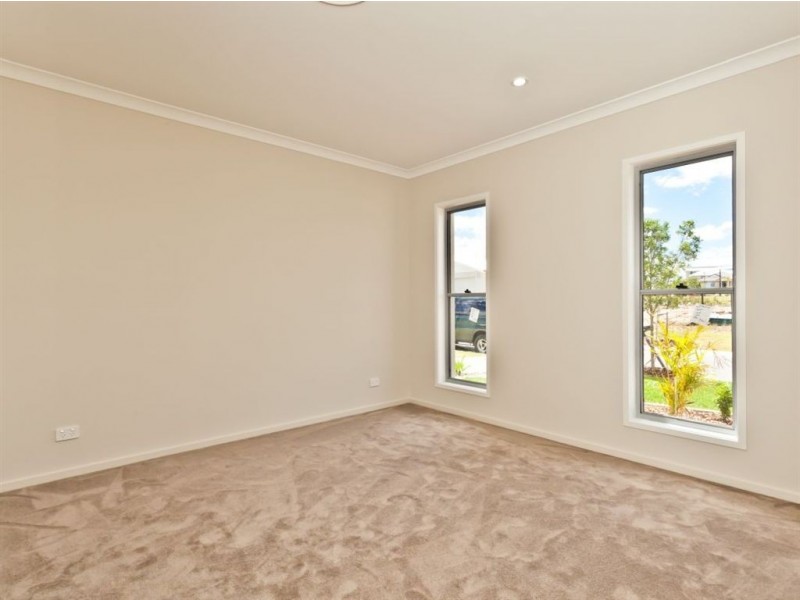 24 Merion Crescent, North Lakes QLD 4509