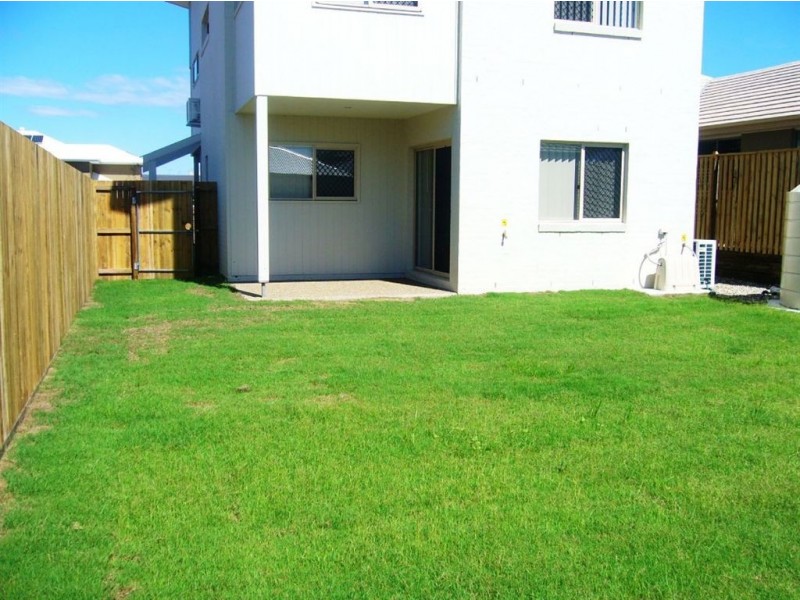 4 Riviera Cr, North Lakes QLD 4509