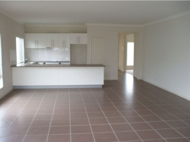 8 Wallaby Street, North Lakes QLD 4509