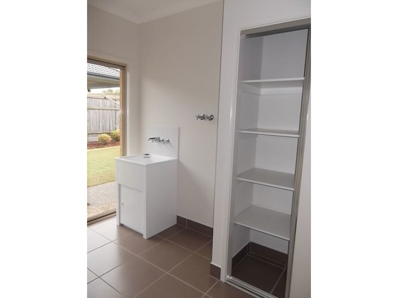 8 Wallaby Street, North Lakes QLD 4509