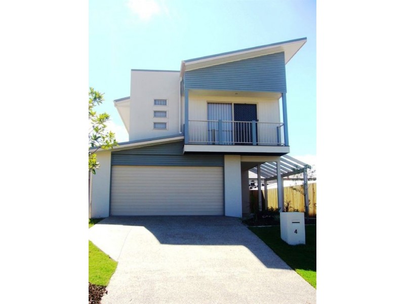 4 Riviera Cr, North Lakes QLD 4509