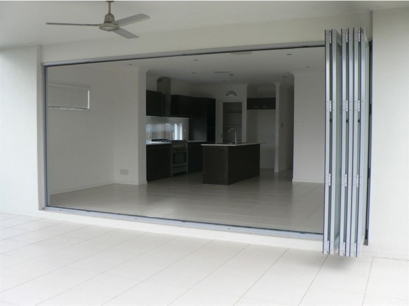 17 Eaton Cl, North Lakes QLD 4509